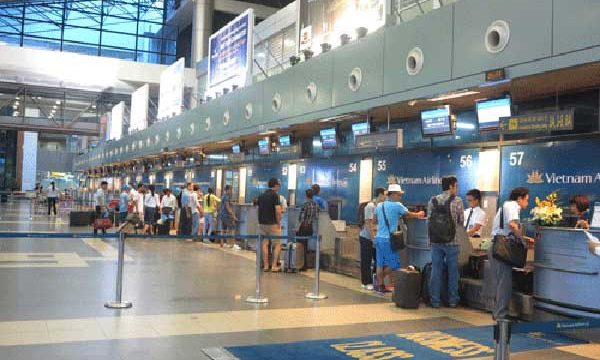 Làm thủ tục bay (check-in) tại sân bay cần những giấy tờ gì?